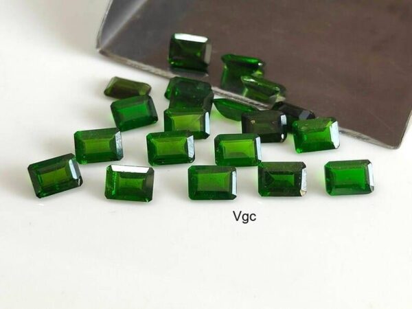 Natural 4×6 mm Chrome Diopside Octagon Cut Faceted AAA Quality – Chrome Diopside Octagon Faceted 4x6mm