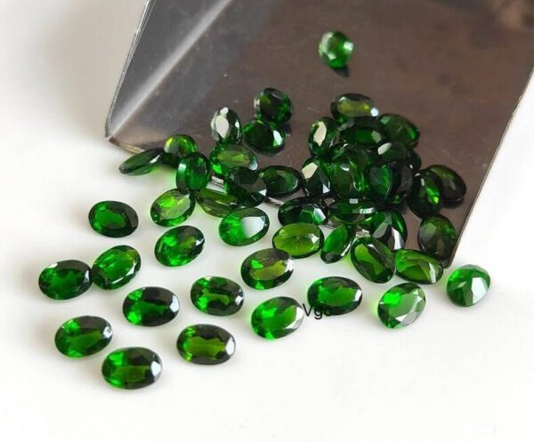 Natural 3×5 mm Chrome Diopside Oval Cut Faceted AAA Quality – Chrome Diopside Oval Faceted 3x5mm