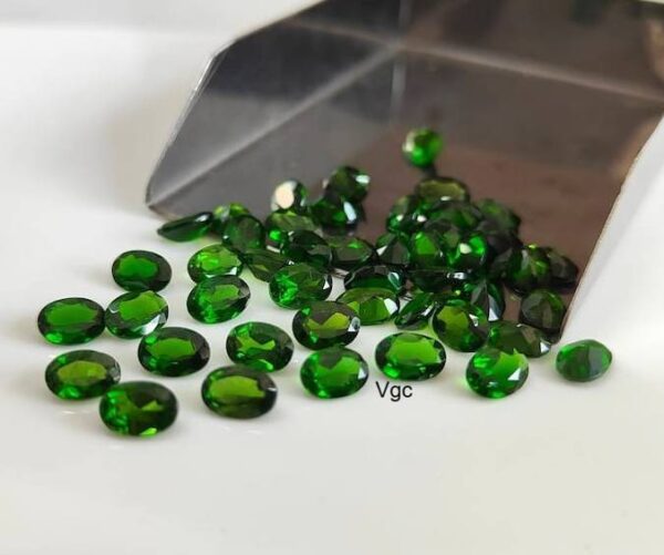 Natural 3×5 mm Chrome Diopside Oval Cut Faceted AAA Quality – Chrome Diopside Oval Faceted 3x5mm