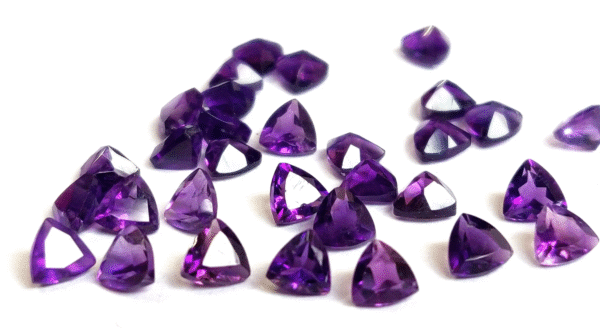 Natural 3 mm African Amethyst Trillion Faceted AAA Quality – Amethyst Trillion Faceted 3mm