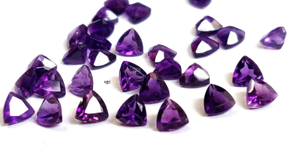 Natural 3 mm African Amethyst Trillion Faceted AAA Quality – Amethyst Trillion Faceted 3mm