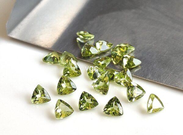 Natural Peridot 3 mm Trillion Cut Faceted – AAA Quality Peridot Trillion 3mm